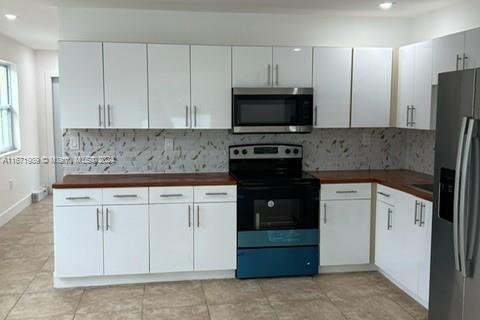 House in Miami, Florida 3 bedrooms, 211.07 sq.m. № 1394225 - photo 25