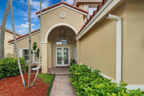 Villa ou maison à vendre à Pembroke Pines, Floride: 5 chambres, 341.23 m2 № 1380546 - photo 5