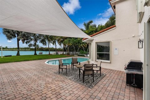 Villa ou maison à vendre à Pembroke Pines, Floride: 5 chambres, 341.23 m2 № 1380546 - photo 6