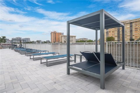 Copropriété à vendre à Hallandale Beach, Floride: 2 chambres, 122.17 m2 № 1380544 - photo 18