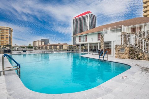 Copropriété à vendre à Hallandale Beach, Floride: 2 chambres, 122.17 m2 № 1380544 - photo 17