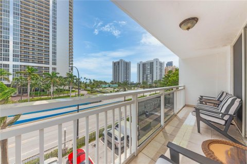 Condo in Hallandale Beach, Florida, 2 bedrooms  № 1380544 - photo 4