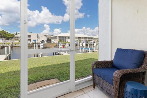 Condo in Punta Gorda, Florida, 2 bedrooms  № 1340372 - photo 14