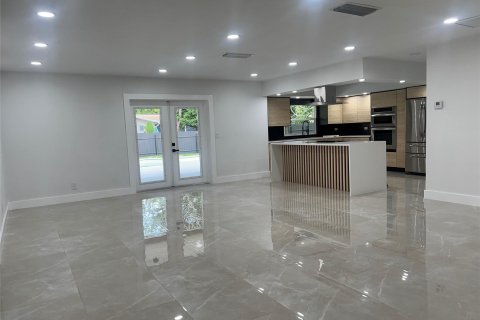 House in Hollywood, Florida 4 bedrooms, 194.54 sq.m. № 1179840 - photo 20