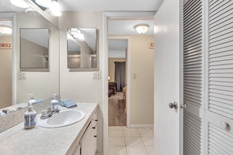 Condo in Coral Springs, Florida, 2 bedrooms  № 1216040 - photo 7