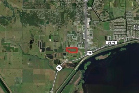 Terreno en venta en Okeechobee, Florida № 1216039 - foto 1