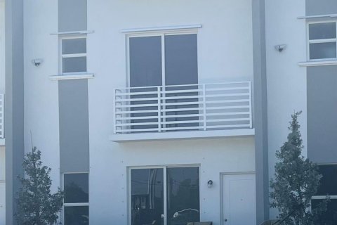 Townhouse in Homestead, Florida 4 bedrooms, 148.64 sq.m. № 1215989 - photo 1