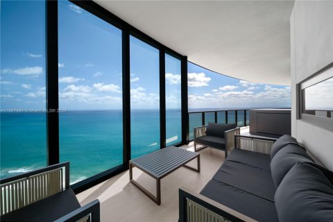 Condominio en venta en Sunny Isles Beach, Florida, 4 dormitorios, 568.65 m2 № 1117174 - foto 23