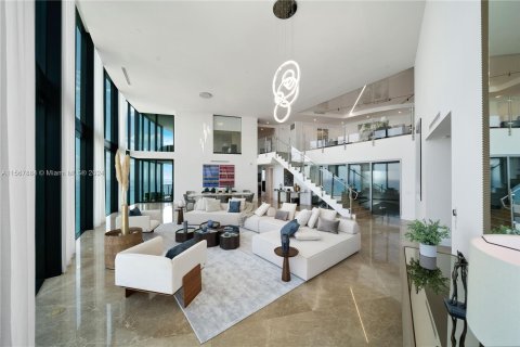 Condominio en venta en Sunny Isles Beach, Florida, 4 dormitorios, 568.65 m2 № 1117174 - foto 3