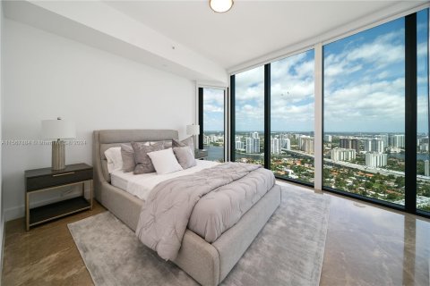 Condominio en venta en Sunny Isles Beach, Florida, 4 dormitorios, 568.65 m2 № 1117174 - foto 29