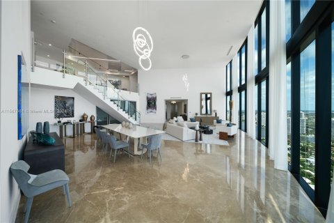 Condominio en venta en Sunny Isles Beach, Florida, 4 dormitorios, 568.65 m2 № 1117174 - foto 6