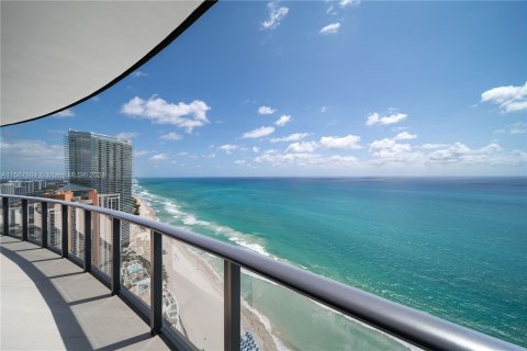 Condo in Sunny Isles Beach, Florida, 4 bedrooms  № 1117174 - photo 27