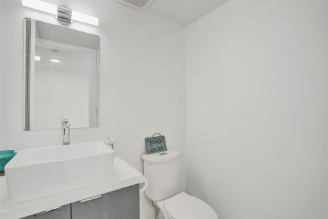 Condo in Lauderdale-by-the-Sea, Florida, 3 bedrooms  № 976840 - photo 15