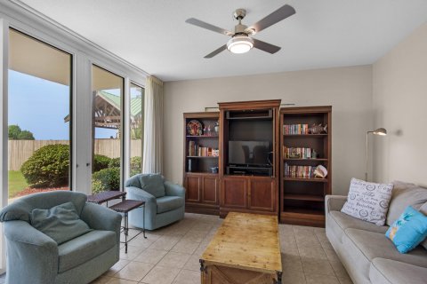 Condominio en venta en Fort Walton Beach, Florida, 3 dormitorios, 144.93 m2 № 560487 - foto 15
