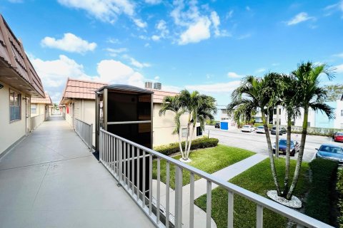 Condo in Delray Beach, Florida, 2 bedrooms  № 1097853 - photo 18