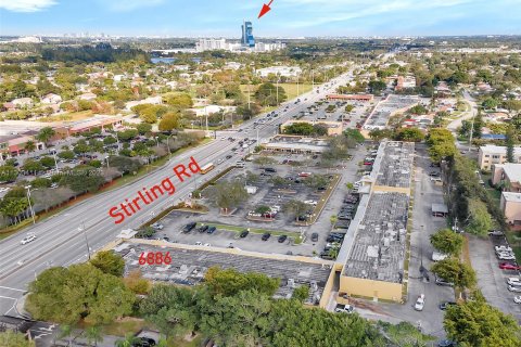 Commercial property in Hollywood, Florida № 525196 - photo 2