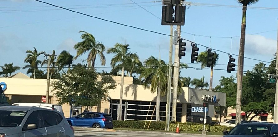 Commercial property in Boca Raton, Florida № 722548
