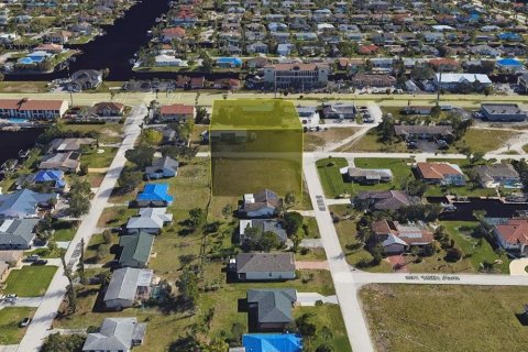 Land in Cape Coral, Florida № 1334917 - photo 1