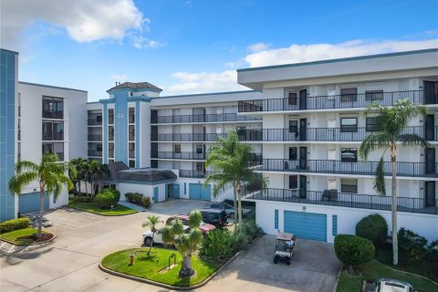 Condominio en venta en Cocoa Beach, Florida, 2 dormitorios, 153.29 m2 № 1392576 - foto 1