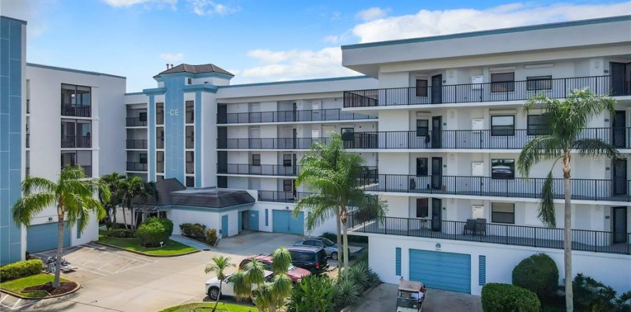 Condominio en Cocoa Beach, Florida, 2 dormitorios  № 1392576