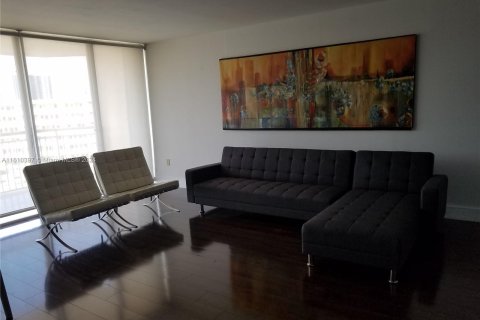 Condo in Aventura, Florida, 2 bedrooms  № 1353709 - photo 1