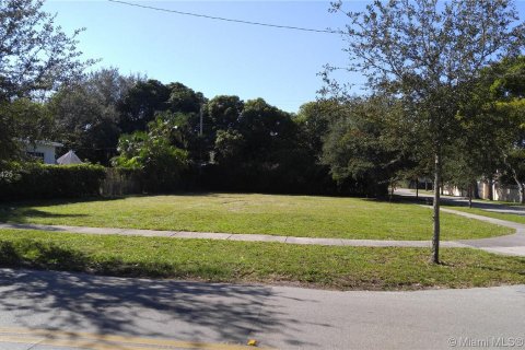 Terrain à vendre à North Miami, Floride № 1151367 - photo 1