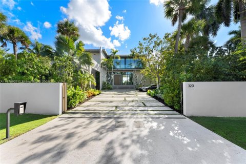 Купить виллу или дом в Майами-Бич, Флорида 7 спален, 726.31м2, № 814807 - фото 5