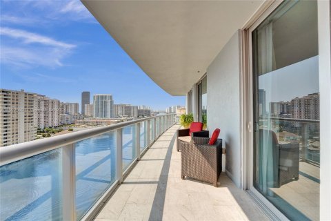 Copropriété à vendre à Hallandale Beach, Floride: 3 chambres, 161.37 m2 № 1184201 - photo 15