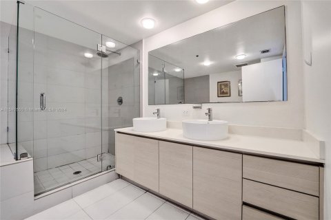 Copropriété à vendre à Hallandale Beach, Floride: 3 chambres, 161.37 m2 № 1184201 - photo 23