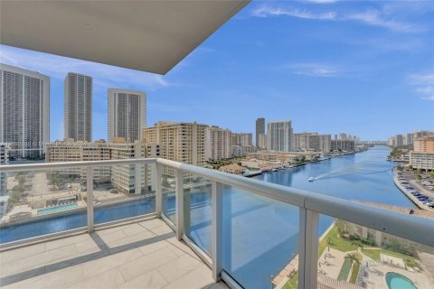 Copropriété à vendre à Hallandale Beach, Floride: 3 chambres, 161.37 m2 № 1184201 - photo 13