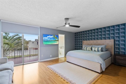 Touwnhouse à vendre à Hallandale Beach, Floride: 2 chambres, 167.04 m2 № 1184512 - photo 11