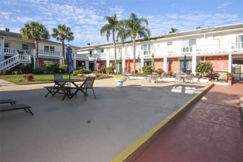 Condo in New Port Richey, Florida, 1 bedroom  № 1089939 - photo 17