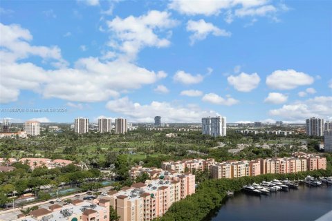 Condominio en alquiler en Aventura, Florida, 2 dormitorios, 219.25 m2 № 1385785 - foto 13