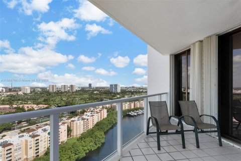 Condominio en alquiler en Aventura, Florida, 2 dormitorios, 219.25 m2 № 1385785 - foto 12