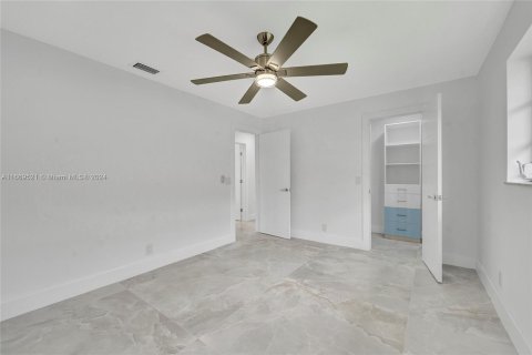 Casa en venta en Hollywood, Florida, 5 dormitorios, 259.75 m2 № 1386264 - foto 10