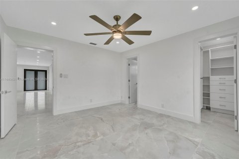 Casa en venta en Hollywood, Florida, 5 dormitorios, 259.75 m2 № 1386264 - foto 23