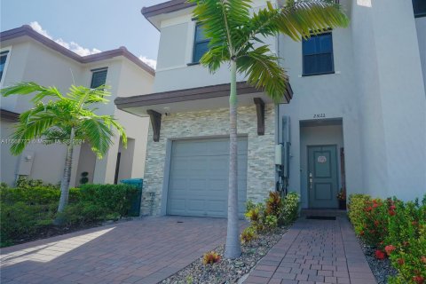 Townhouse in Homestead, Florida 3 bedrooms, 153.38 sq.m. № 1385786 - photo 3