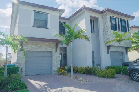 Townhouse in Homestead, Florida 3 bedrooms, 153.38 sq.m. № 1385786 - photo 2