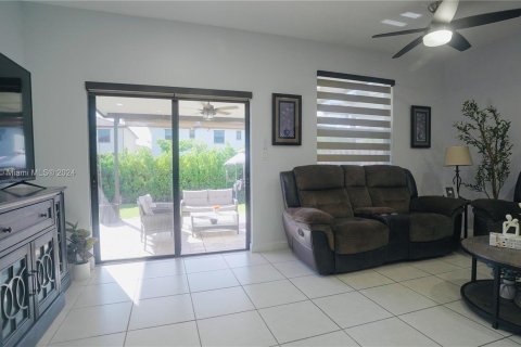 Townhouse in Homestead, Florida 3 bedrooms, 153.38 sq.m. № 1385786 - photo 12