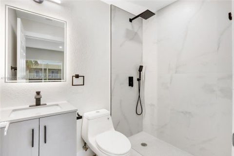 Condo in Miami, Florida, 2 bedrooms  № 1386263 - photo 10