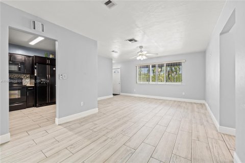 Villa ou maison à vendre à Pembroke Pines, Floride: 3 chambres, 141.86 m2 № 1386216 - photo 13