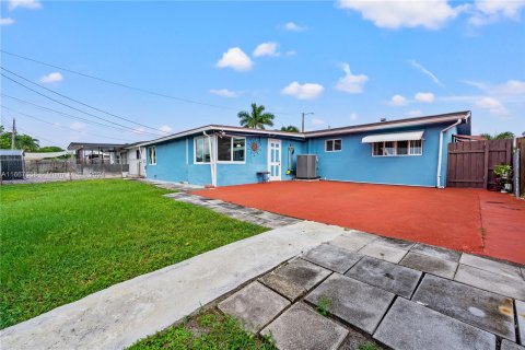 Villa ou maison à vendre à Pembroke Pines, Floride: 3 chambres, 141.86 m2 № 1386216 - photo 18