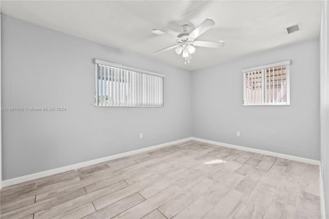 Villa ou maison à vendre à Pembroke Pines, Floride: 3 chambres, 141.86 m2 № 1386216 - photo 8