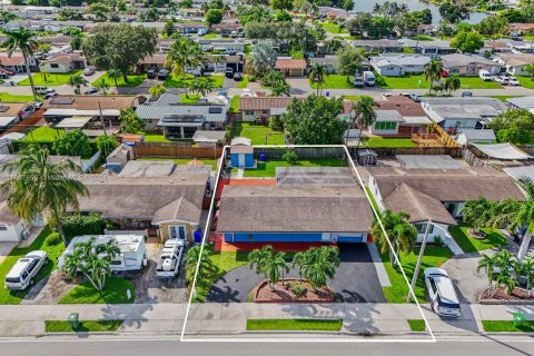 Villa ou maison à vendre à Pembroke Pines, Floride: 3 chambres, 141.86 m2 № 1386216 - photo 4