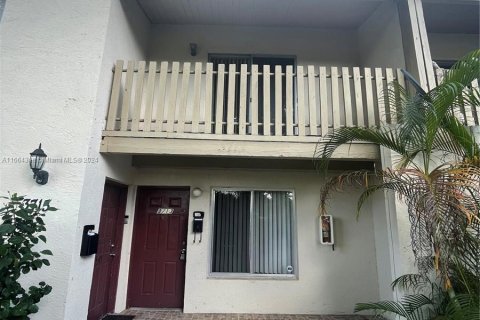 Adosado en venta en Coral Springs, Florida, 2 dormitorios, 119.84 m2 № 1375929 - foto 1