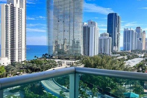 Condo in Sunny Isles Beach, Florida, 2 bedrooms  № 889830 - photo 3