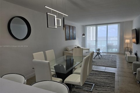 Copropriété à louer à Sunny Isles Beach, Floride: 2 chambres, 139.82 m2 № 889830 - photo 13