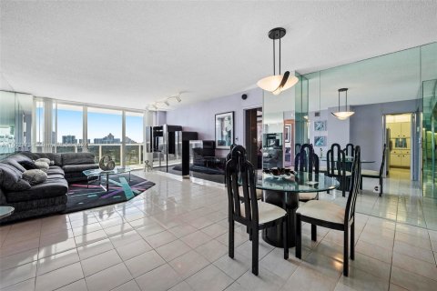 Copropriété à vendre à Aventura, Floride: 2 chambres, 101.45 m2 № 1222177 - photo 9