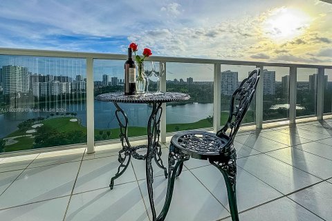 Condominio en venta en Aventura, Florida, 2 dormitorios, 101.45 m2 № 1222177 - foto 25