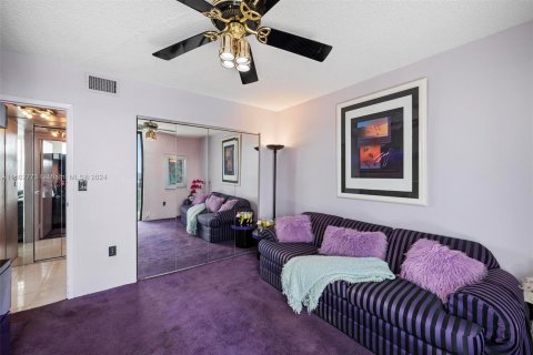 Condo in Aventura, Florida, 2 bedrooms  № 1222177 - photo 28